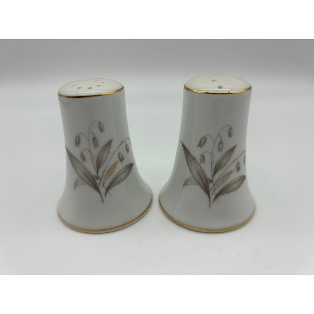 Vintage Kaysons Ivory Salt and Pepper Shakers